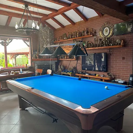 Gucci Private Pool Billiard And Garden Skopje